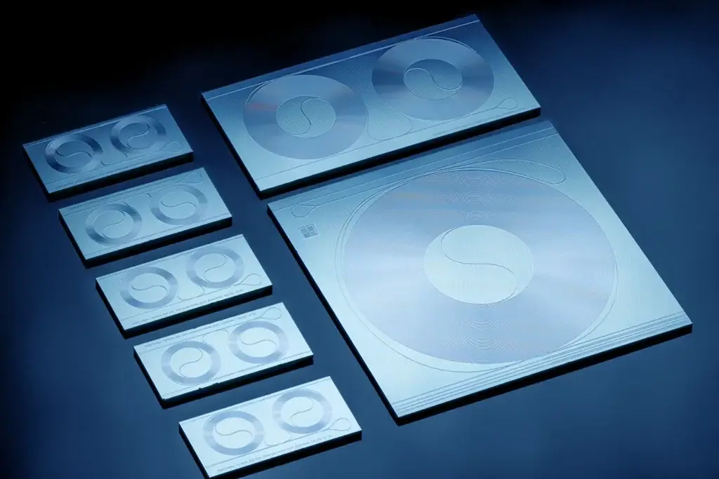 Kerr frequency comb generators - Deeplight SA - Pioneering the future of laser technology by harnessing the power of integrated photonics.