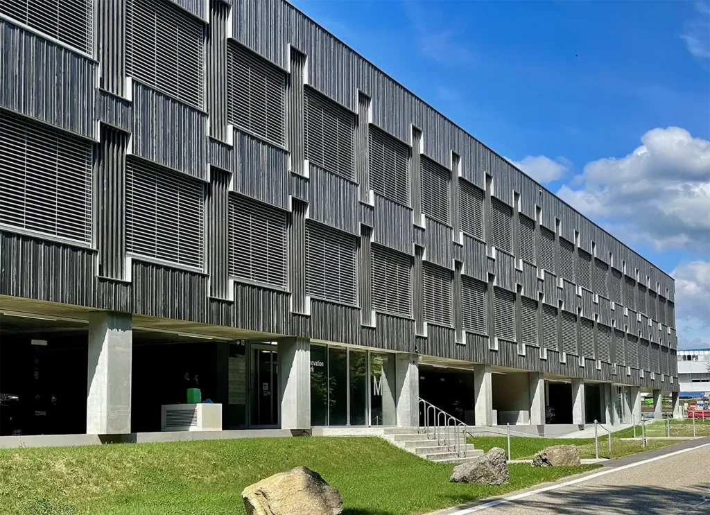 Location Lausanne - Deeplight SA - Pioneering the future of laser technology by harnessing the power of integrated photonics.